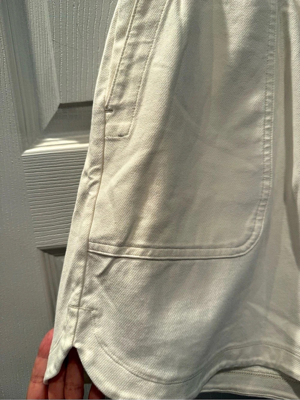 Athleta Farallon Midi Short
Color: Magnolia White size Medium - Picture 6 of 8